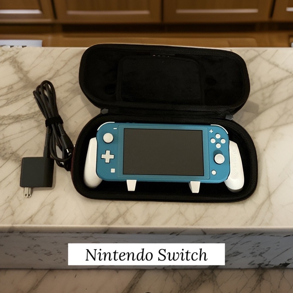 Nintendo Switch Lite Game System Console SATISFYE GRIP & Carrying Case - Picture 5 of 11